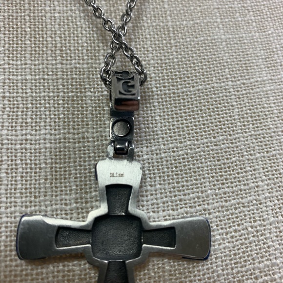 Cross necklace with lapis lazul accents. Stainless steel pendant - Picture 5 of 5